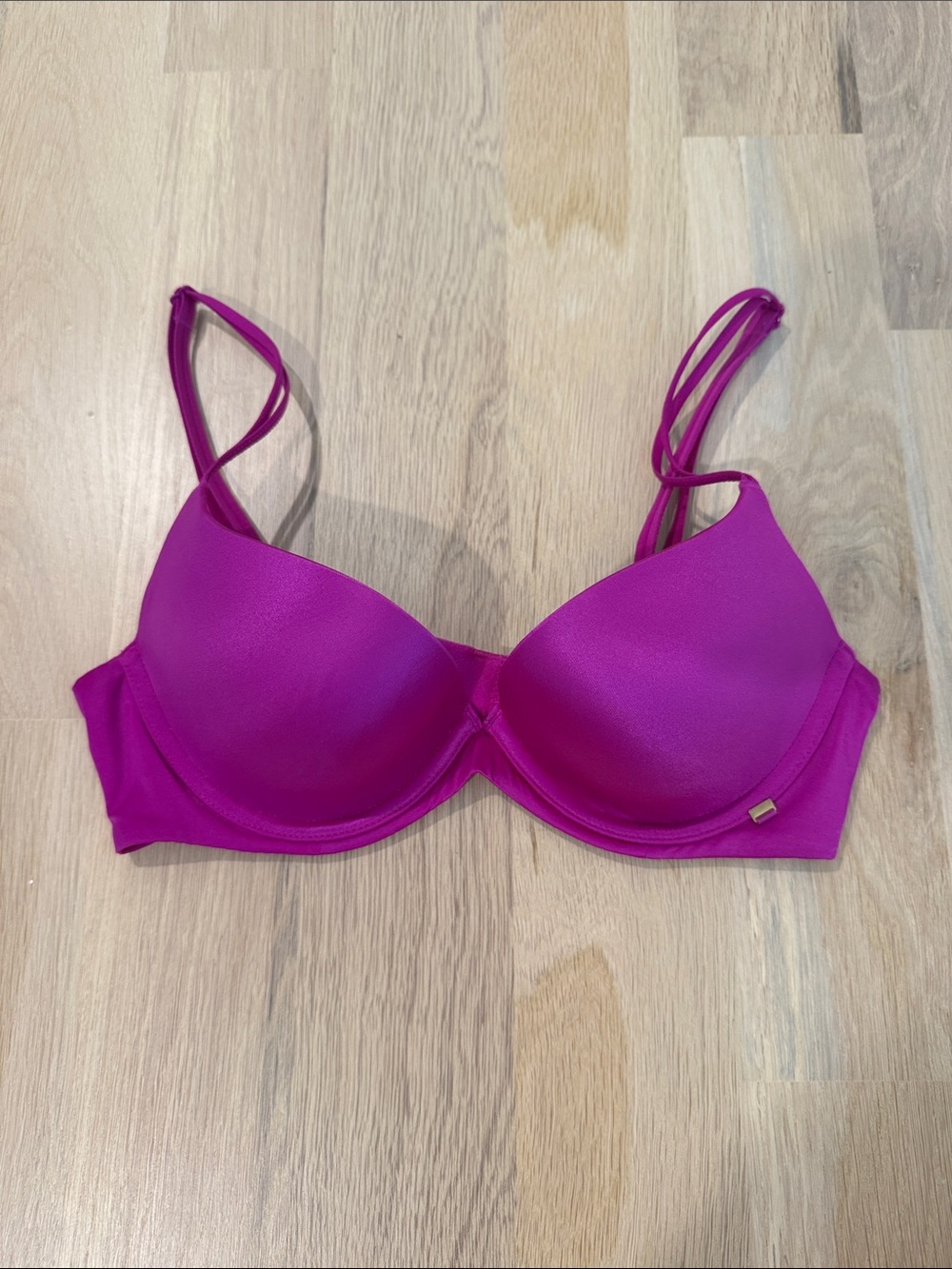 Victorias Secret Lightly Lined Very Sexy Bra- 32C